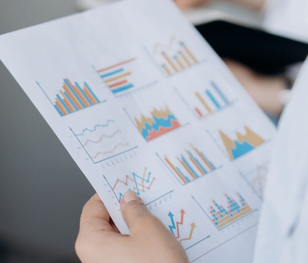 Illustration explaining a foreign asset reporting checklist for U.S. taxpayers, including FBAR, Form 8938, Schedule B, Form 8621, Form 5471, Form 3520, Form 8858, and international tax compliance. GIFT City Fund L1A