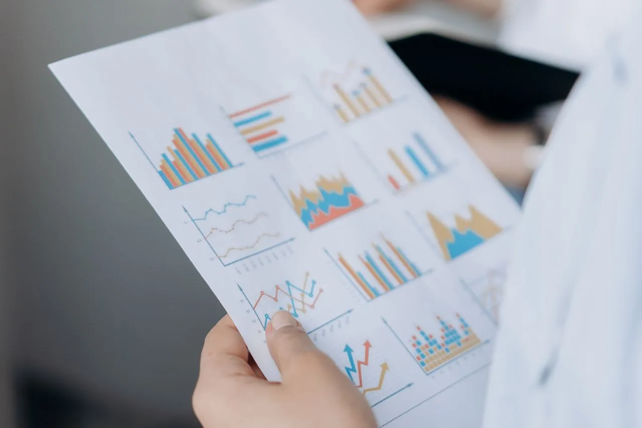 Illustration explaining a foreign asset reporting checklist for U.S. taxpayers, including FBAR, Form 8938, Schedule B, Form 8621, Form 5471, Form 3520, Form 8858, and international tax compliance. GIFT City Fund L1A
