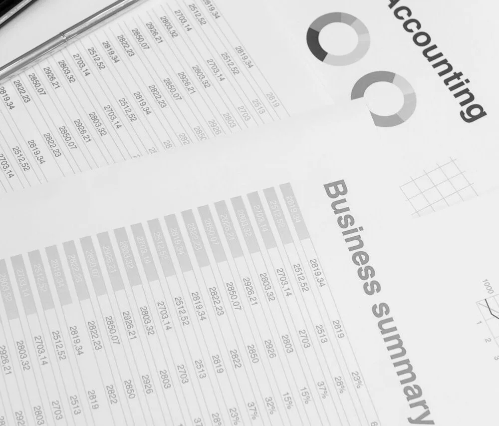 Illustration explaining what qualifies as a foreign financial account, including foreign bank accounts, brokerage accounts, pensions, cash-value life insurance, FBAR, and FATCA reporting requirements. L1A