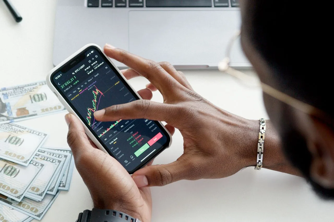 Illustration explaining how international investment income is reported on Form 8960, including foreign interest, foreign dividends, foreign capital gains, PFICs, CFCs, Form 8621, Form 5471, and Net Investment Income Tax (NIIT).
